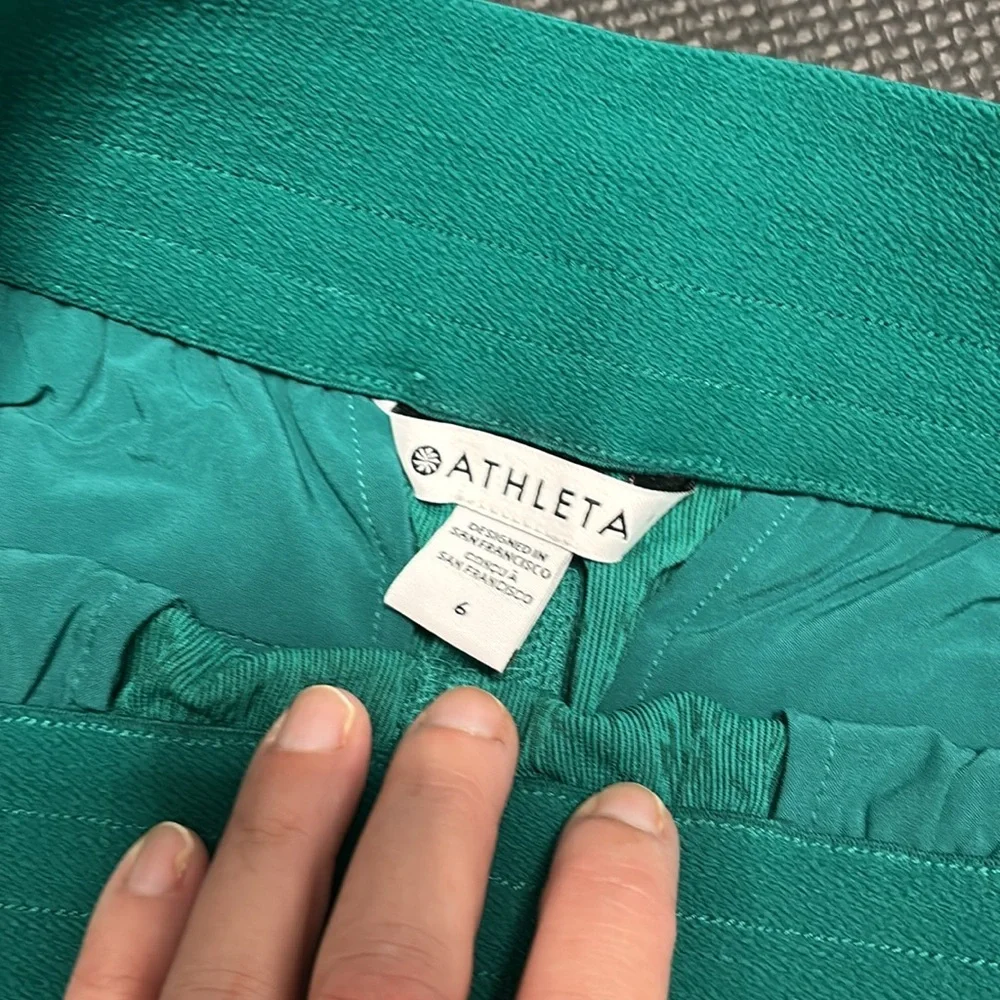 Super cute green Athleta Echo Wide Crop Pant - Picture 3 of 5